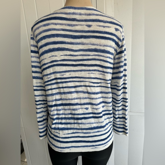 NWT Gap Cardigan Sweater Women XL Slim Crew Neck Navy Blue White Button Up - Picture 3 of 5